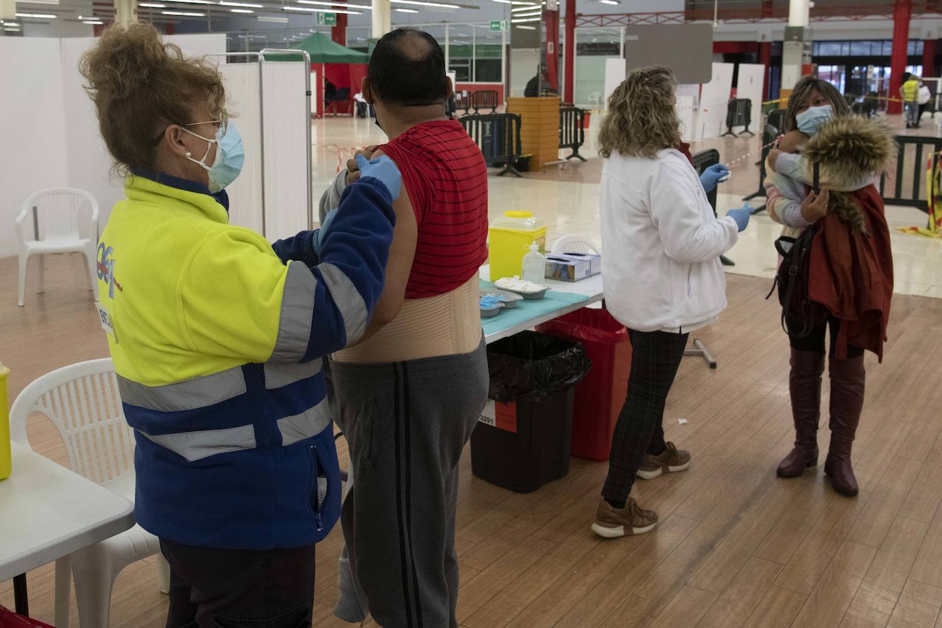 Fotos: Tercera dosis de la vacuna en Cartagena