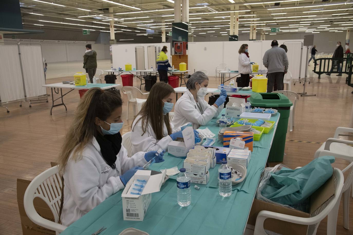 Fotos: Tercera dosis de la vacuna en Cartagena