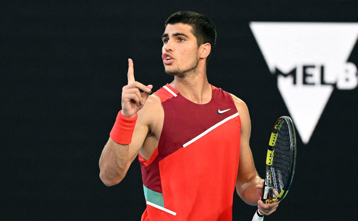 Carlos Alcaraz durante el partido contra Matteo Berrettini.