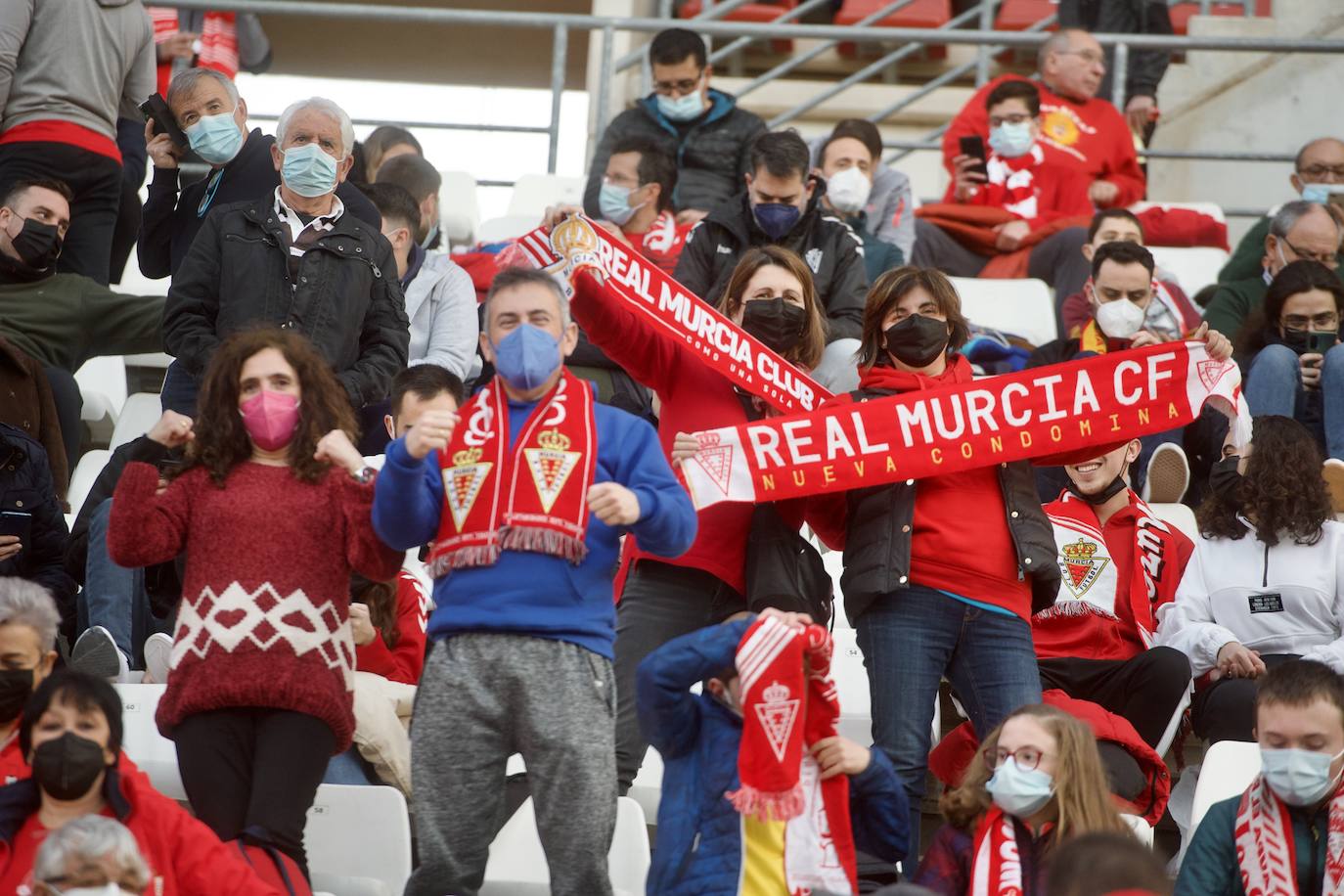 Fotos: El Enrique Roca, en la victoria del Real Murcia