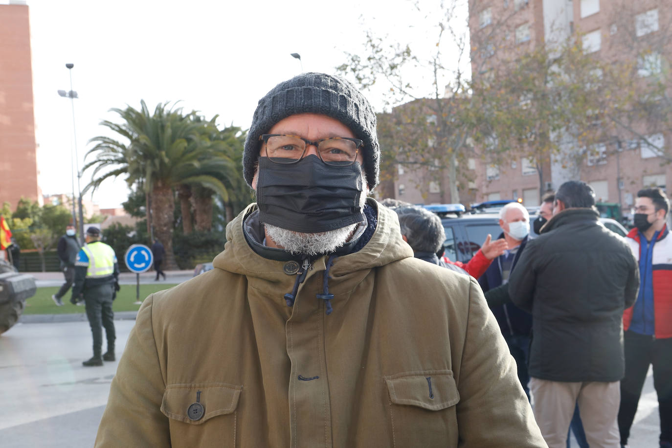 Fotos: Los ganaderos invaden el Centro de Desarrollo Local de Lorca durante una manifestación del sector