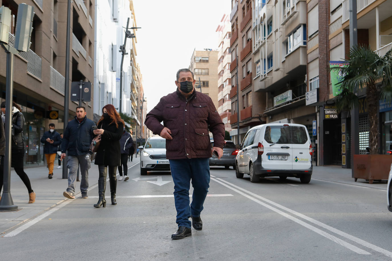 Fotos: Los ganaderos invaden el Centro de Desarrollo Local de Lorca durante una manifestación del sector