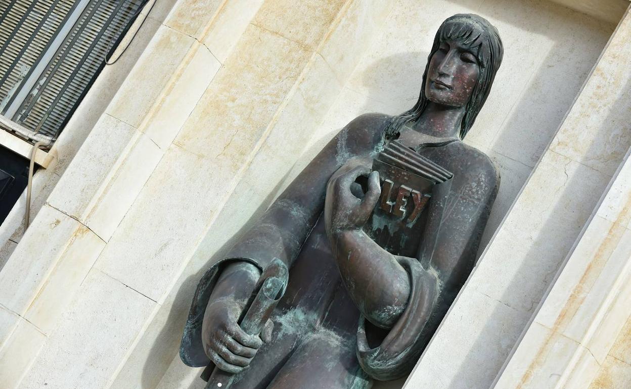 Detalle del Palacio de Justicia de Murcia. 