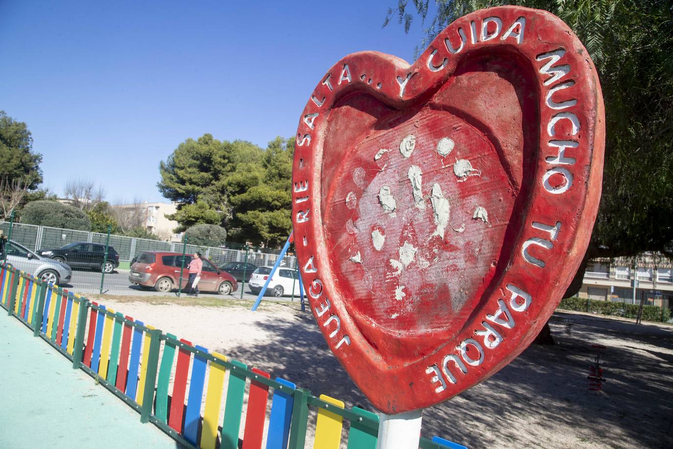 Fotos: Parques infantiles deteriorados en Cartagena