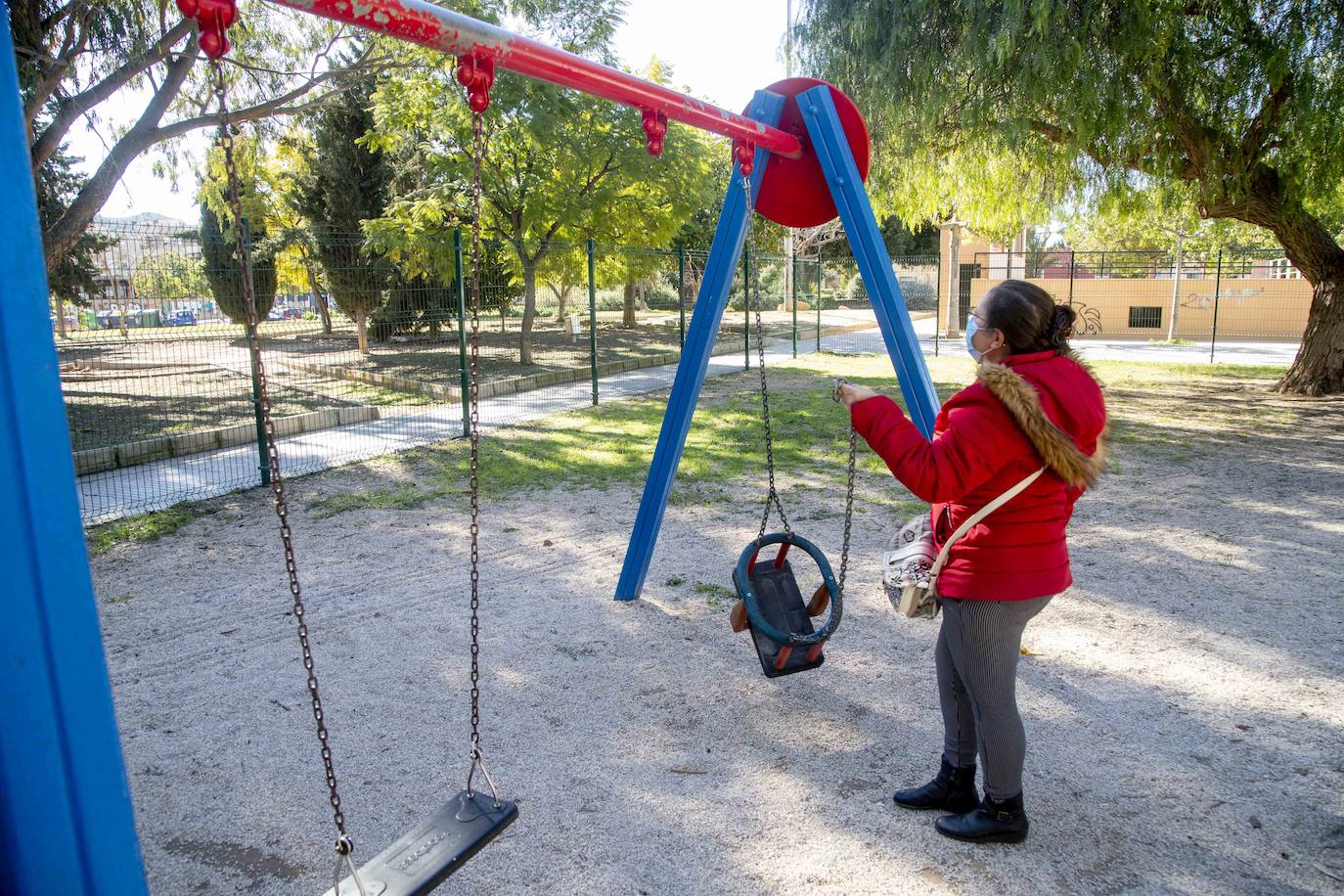 Fotos: Parques infantiles deteriorados en Cartagena