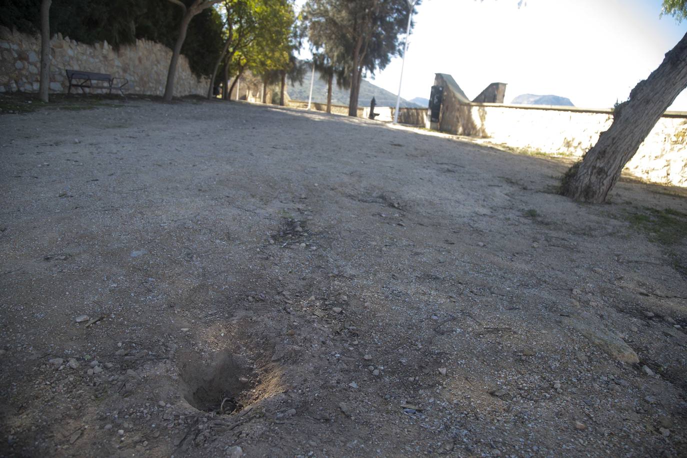 Fotos: Parques infantiles deteriorados en Cartagena