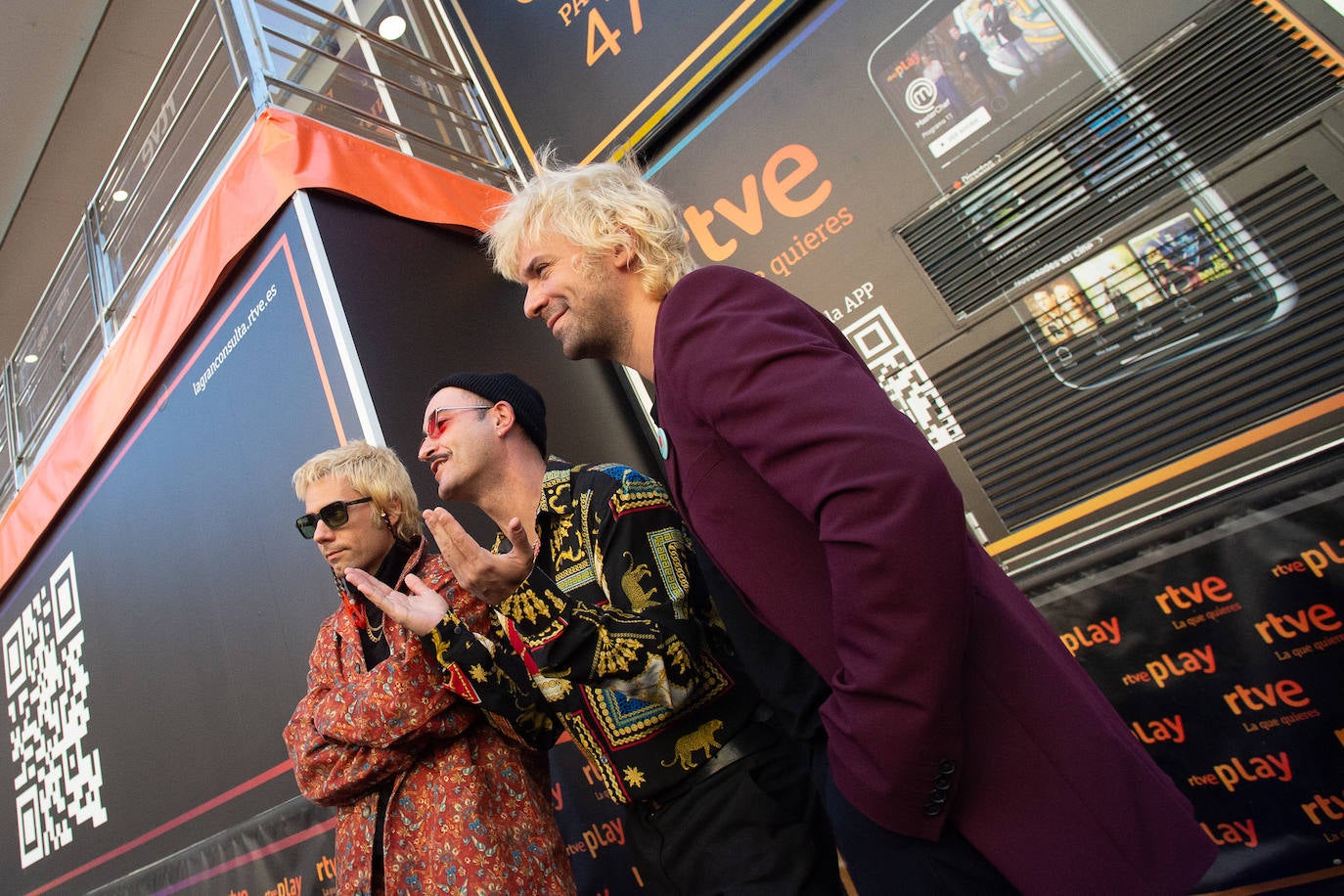 Fotos: Varry Brava pasa por el autobús de &#039;La Gran Consulta&#039; de RTVE que paró este jueves en Murcia