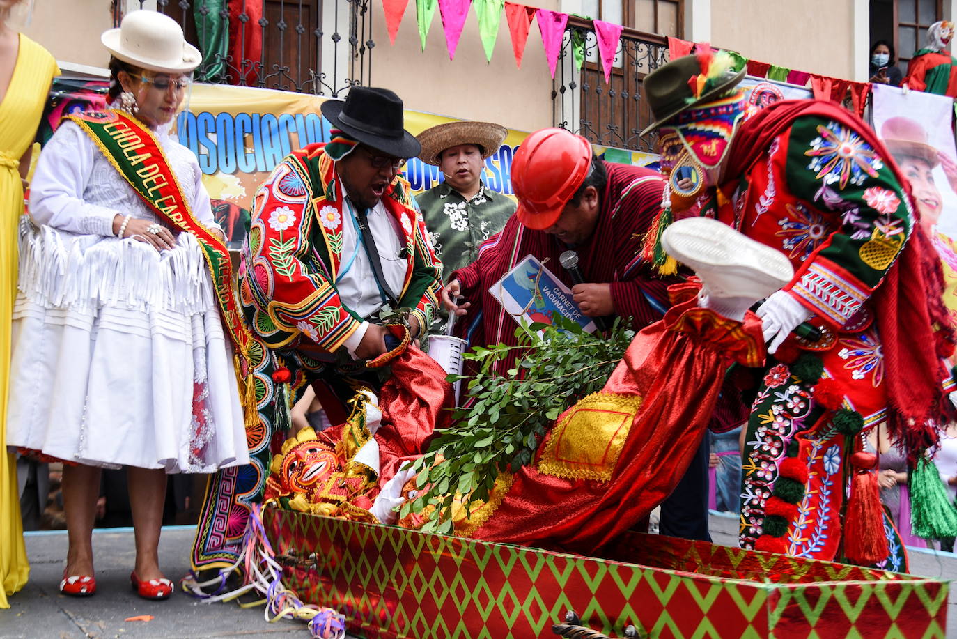 Fotos: Un beso y una vacuna para el Pepino