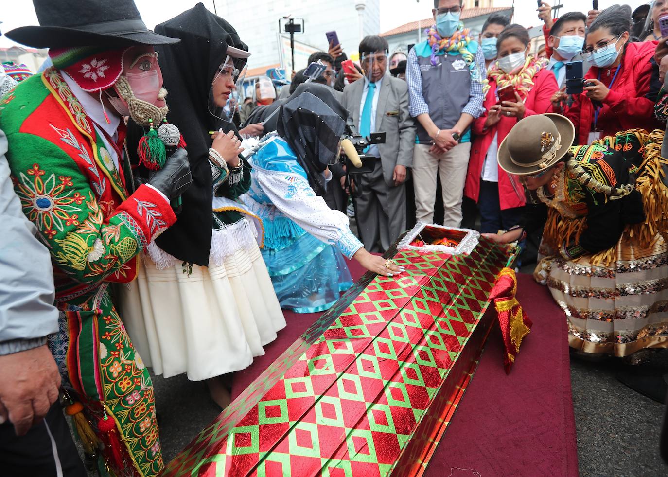 Fotos: Un beso y una vacuna para el Pepino