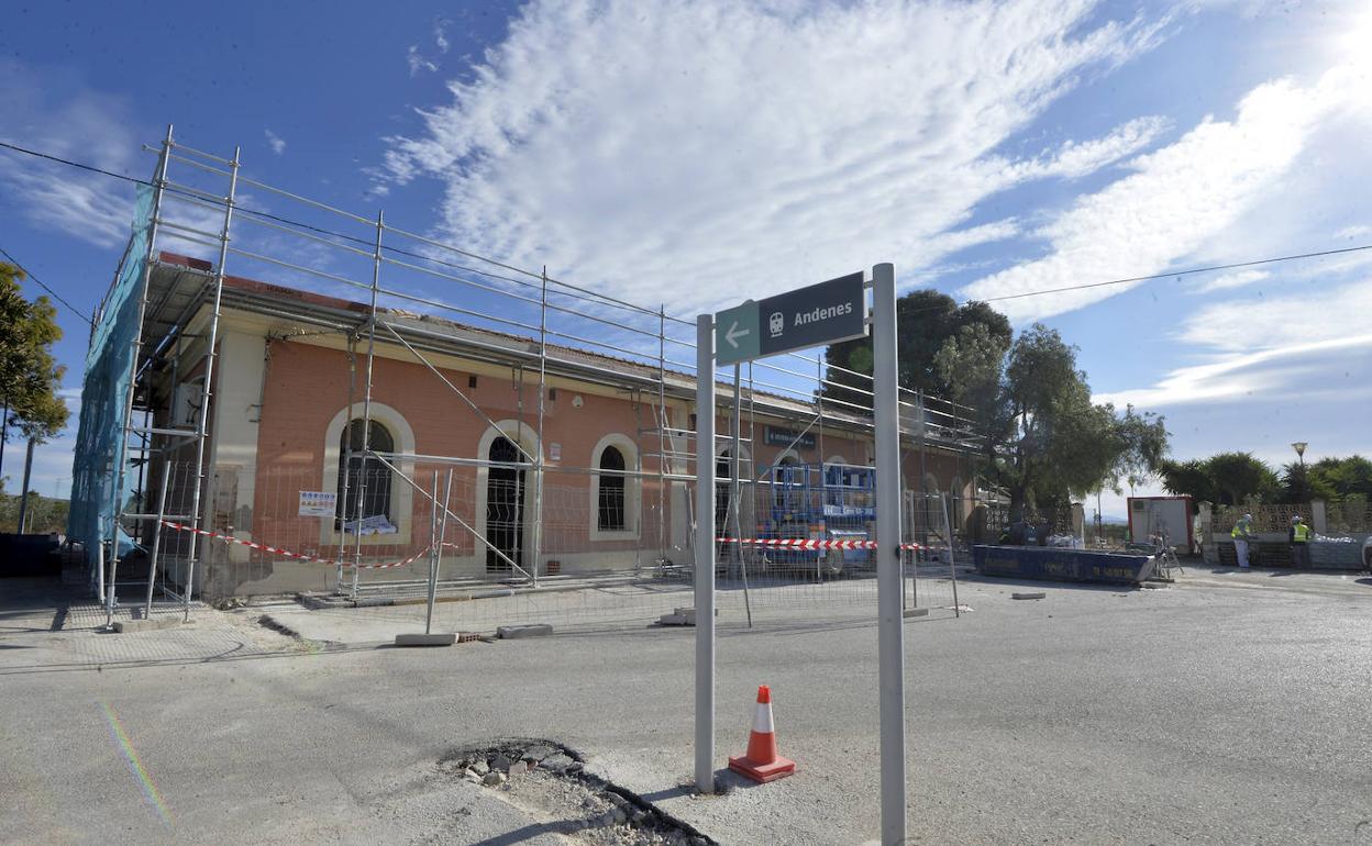 Obras en la estación de Archena, el pasado mes de enero.