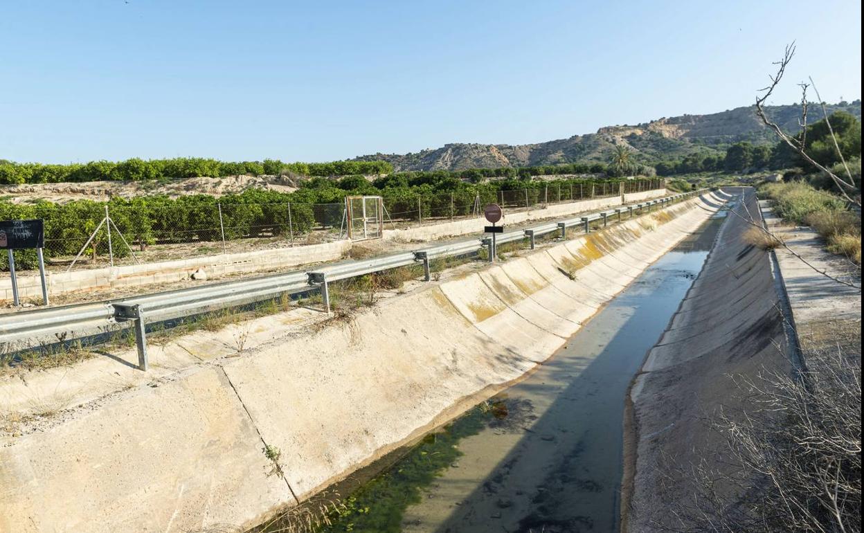 El Trasvase a su paso por Santomera en una imagen de archivo. 
