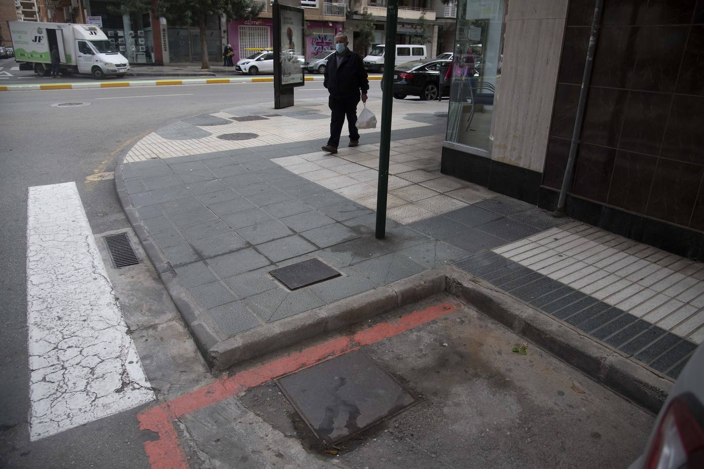 Fotos: La suciedad invade el centro de Cartagena