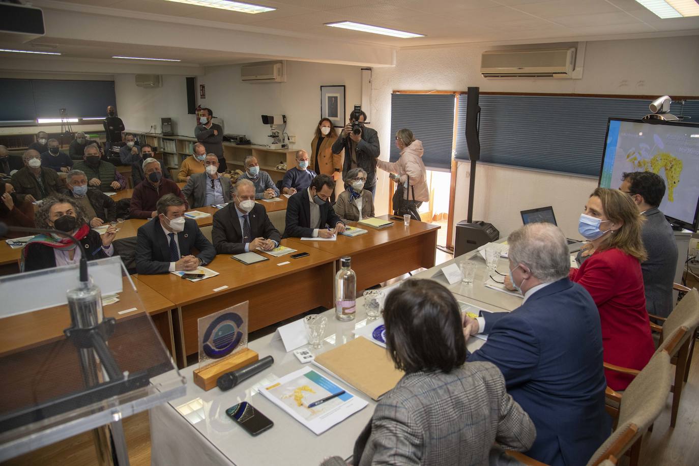 Fotos: La ministra Ribera visita la Región para comprobar el estado del Mar Menor