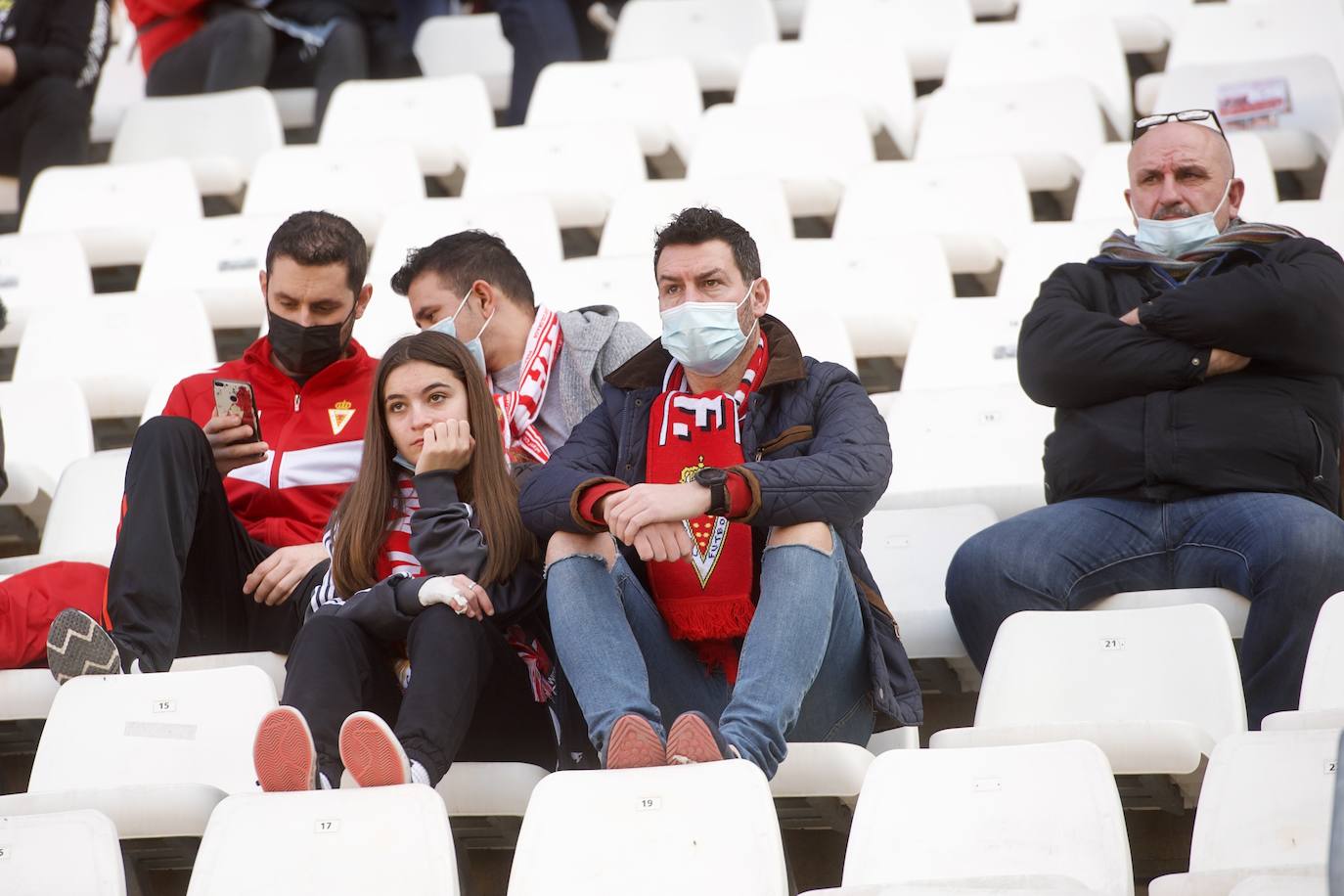 Fotos: Búscate en las gradas del Enrique Roca