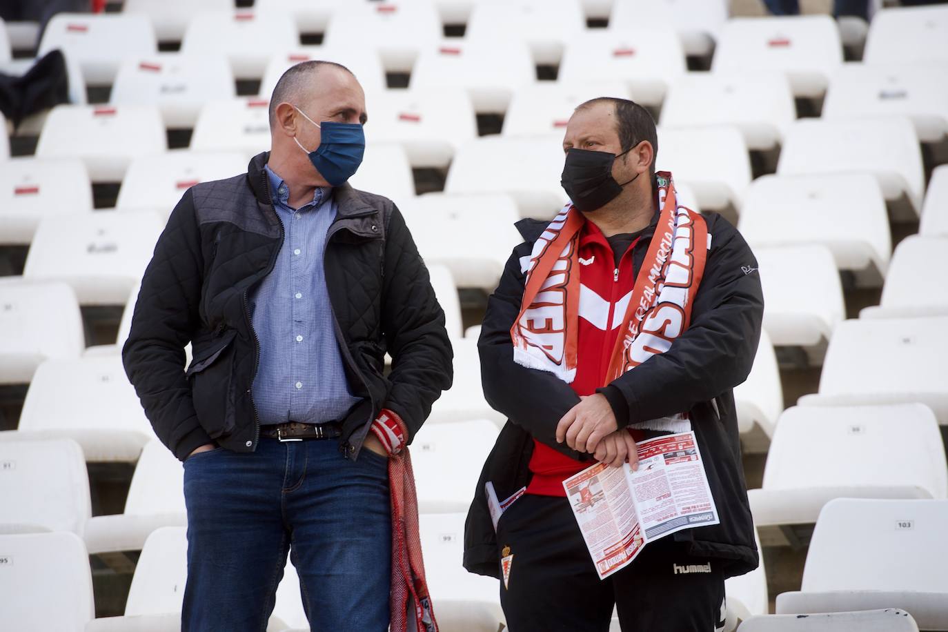 Fotos: Búscate en las gradas del Enrique Roca