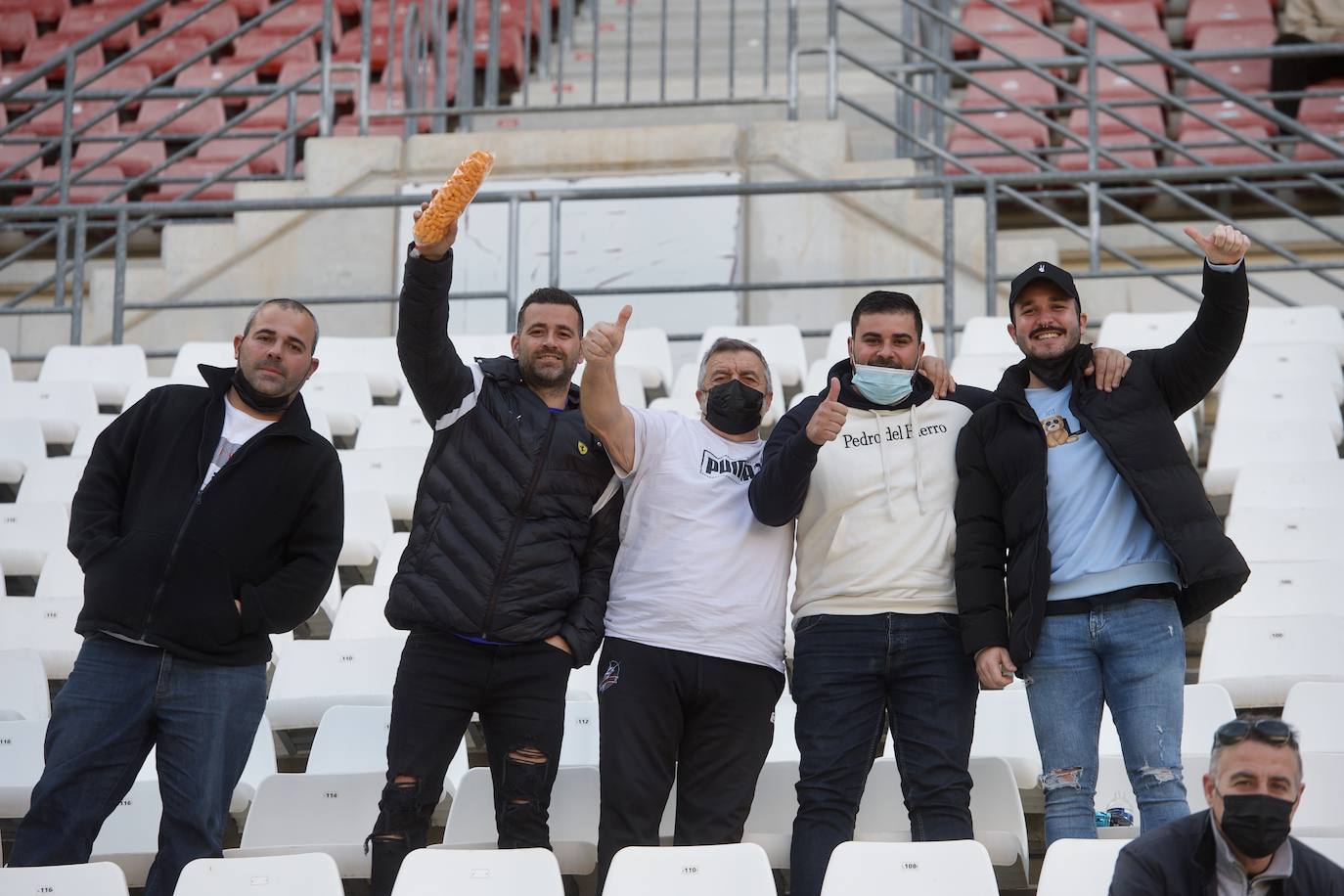 Fotos: Búscate en las gradas del Enrique Roca