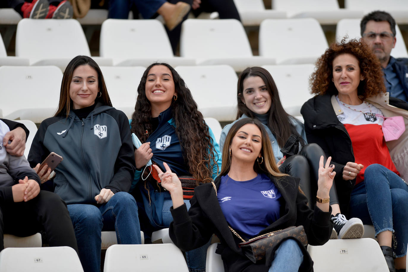 Fotos: Búscate en las gradas del Enrique Roca