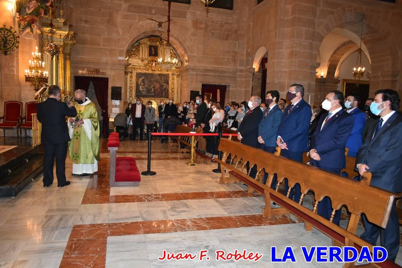 Una treintena de niños participaron el pasado domingo en la ceremonia de bendición y presentación de los recién nacidos a la Vera Cruz celebrada en la basílica