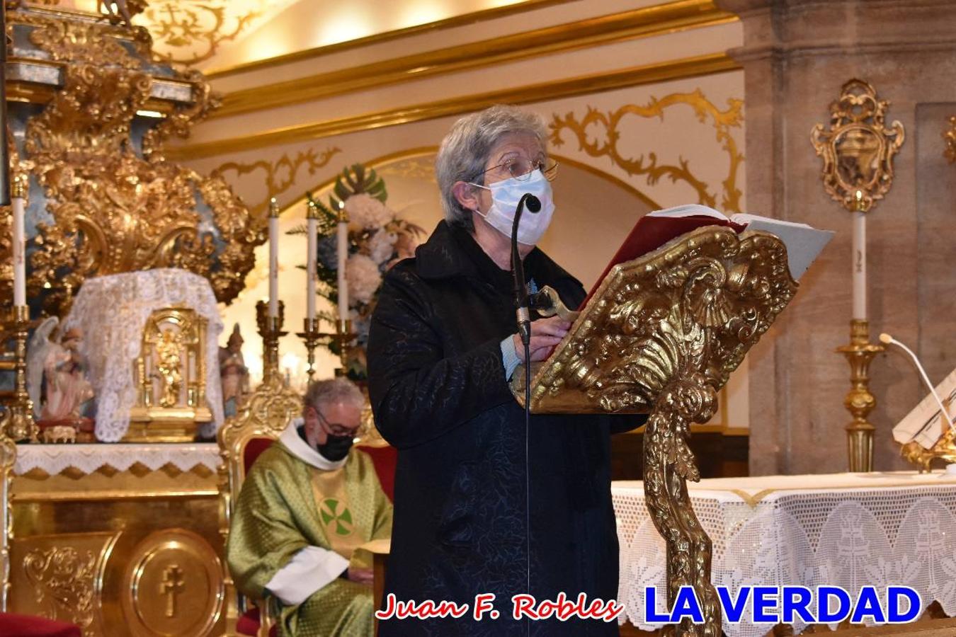 Una treintena de niños participaron el pasado domingo en la ceremonia de bendición y presentación de los recién nacidos a la Vera Cruz celebrada en la basílica