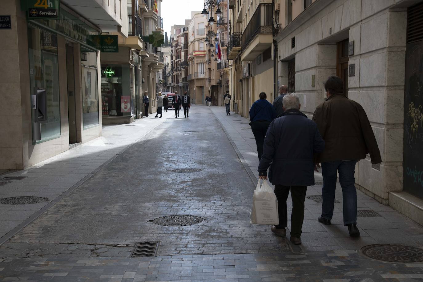 Fotos: Las calles de las procesiones acusan la falta de conservación del pavimento en Cartagena
