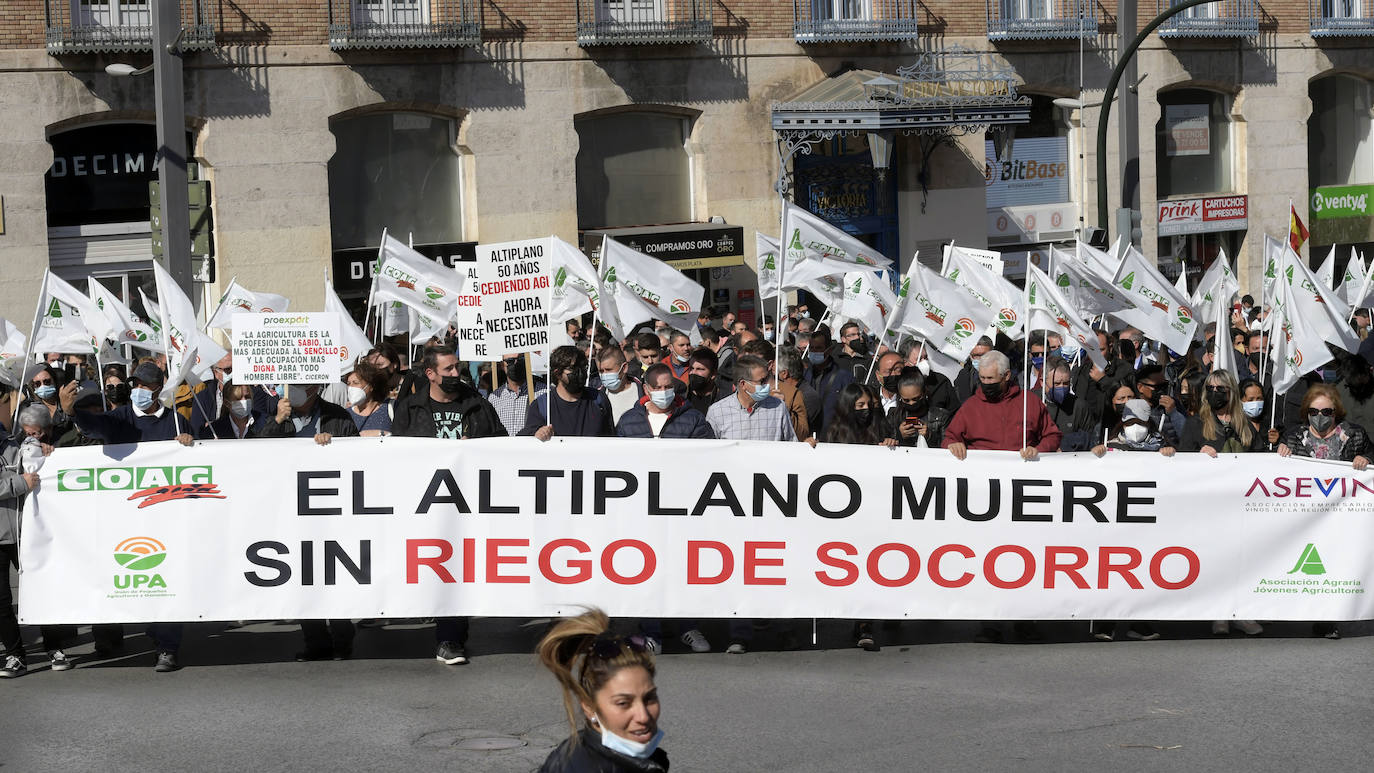 Fotos: Los agricultores salen a la calle en Murcia por la mejora del sector