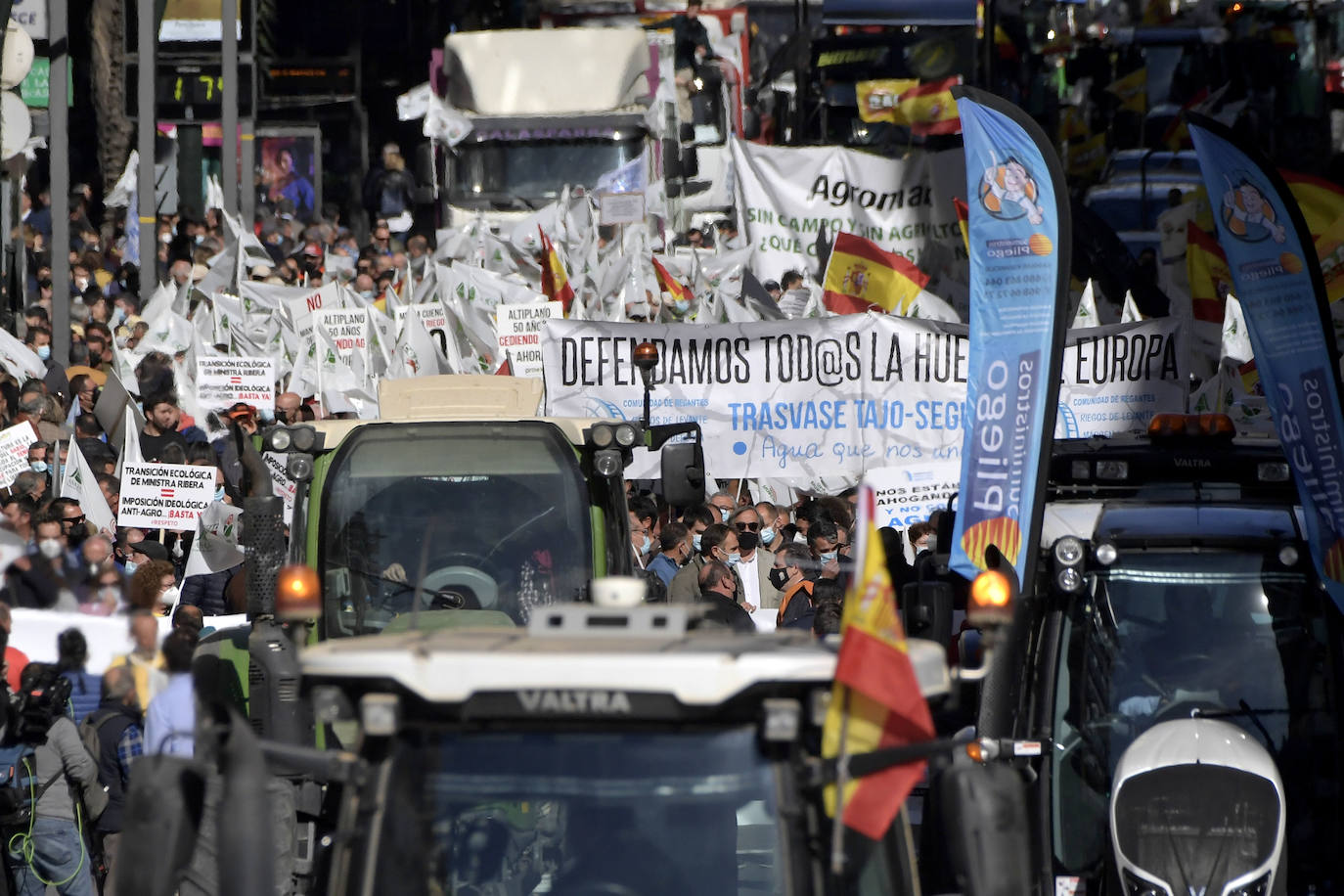 Fotos: Los agricultores salen a la calle en Murcia por la mejora del sector