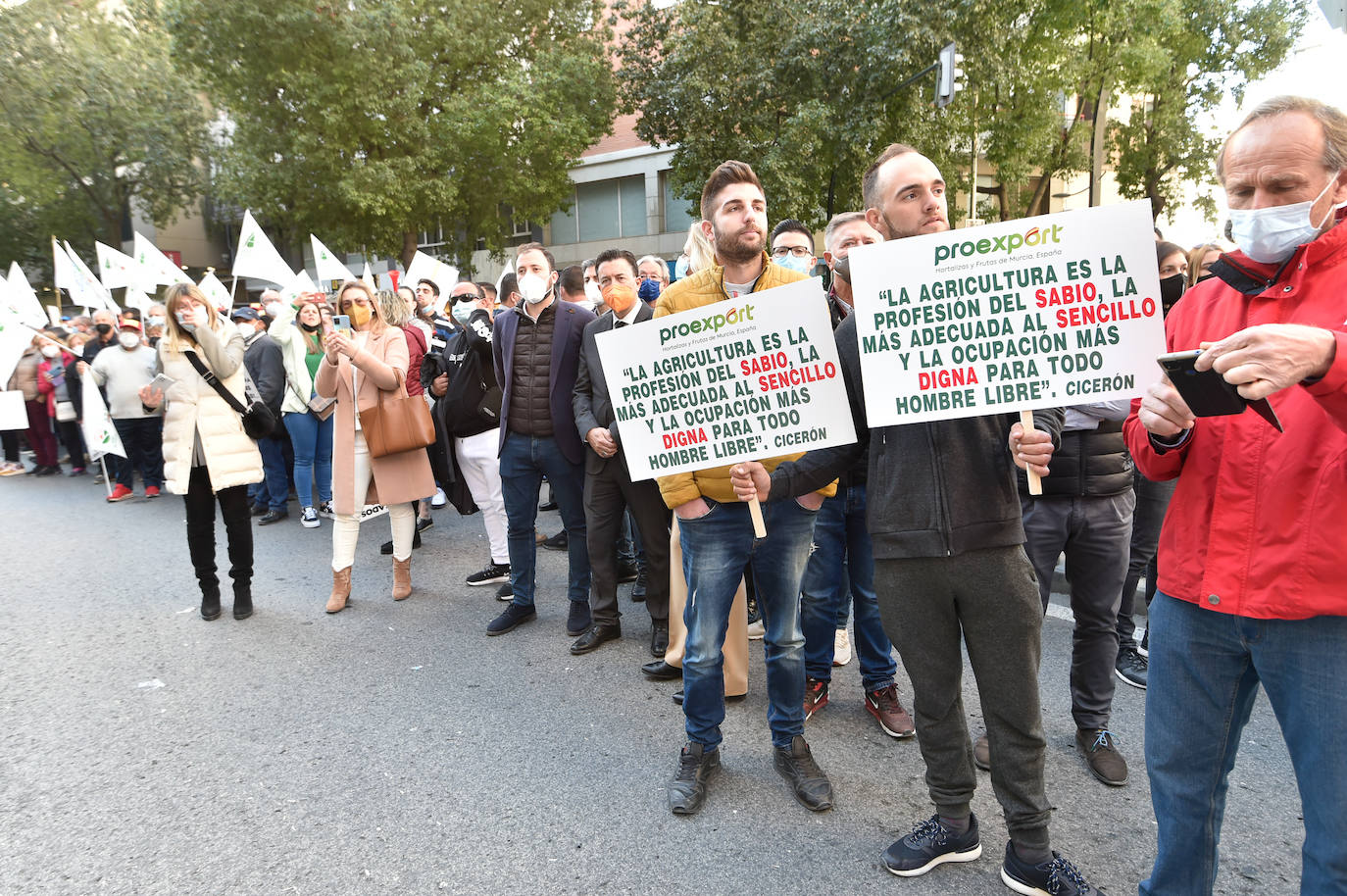 Fotos: Los agricultores salen a la calle en Murcia por la mejora del sector