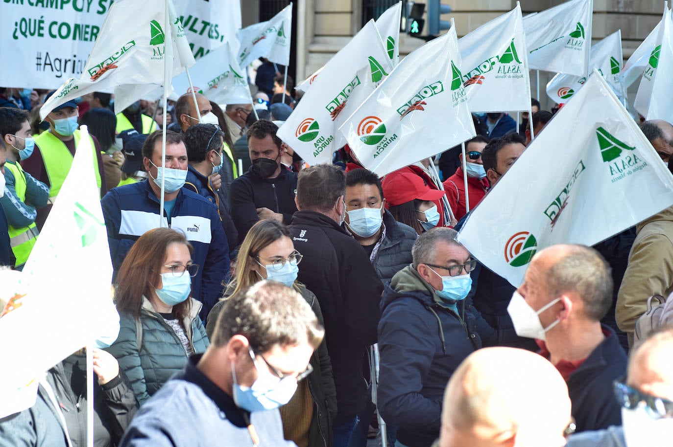 Fotos: Los agricultores salen a la calle en Murcia por la mejora del sector