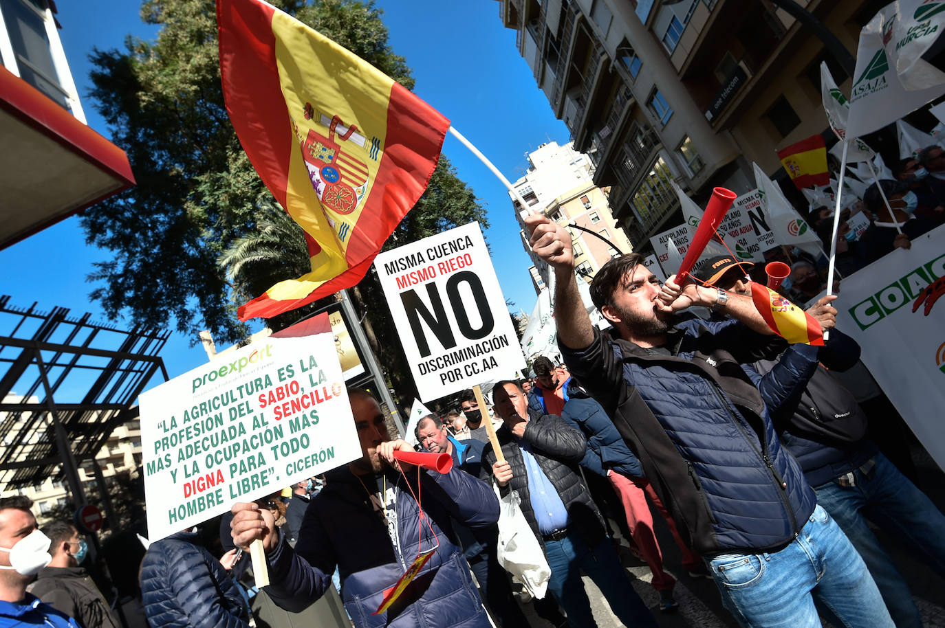 Fotos: Los agricultores salen a la calle en Murcia por la mejora del sector