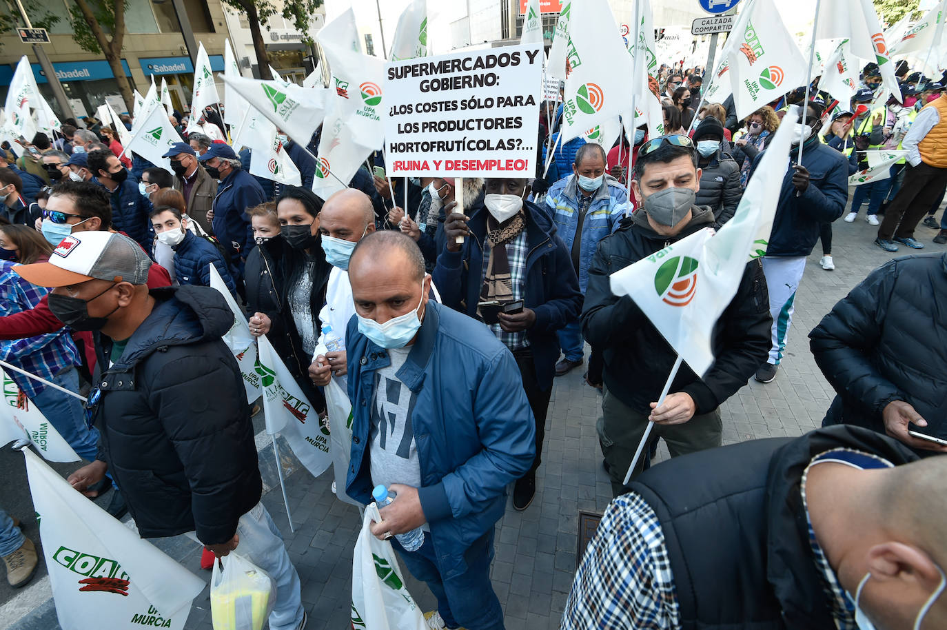 Fotos: Los agricultores salen a la calle en Murcia por la mejora del sector