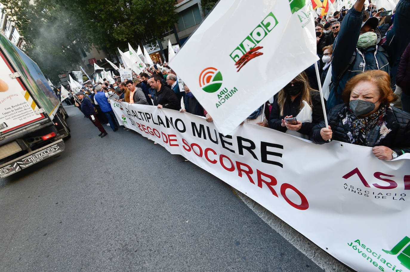 Fotos: Los agricultores salen a la calle en Murcia por la mejora del sector