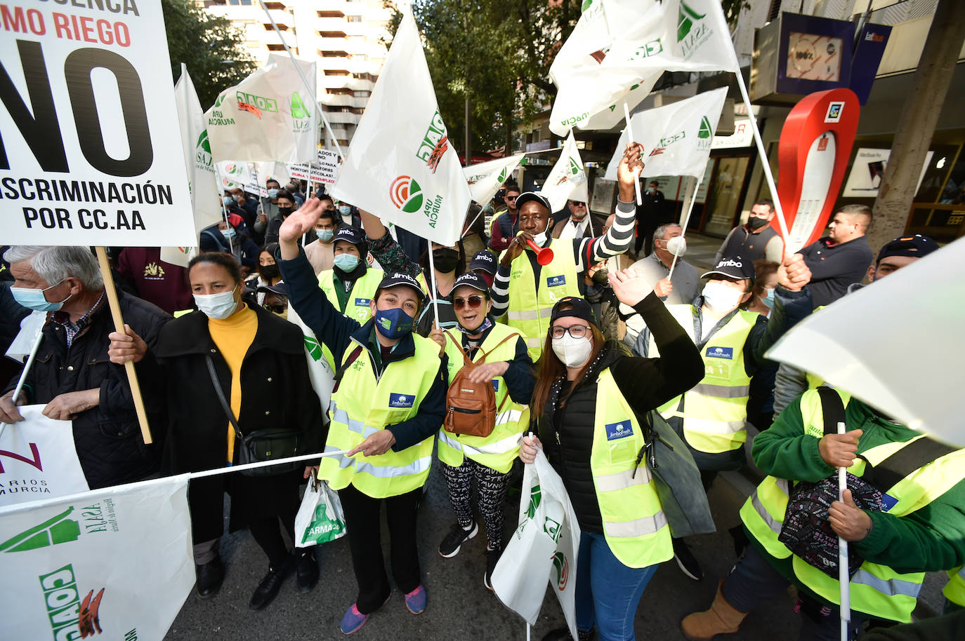 Fotos: Los agricultores salen a la calle en Murcia por la mejora del sector