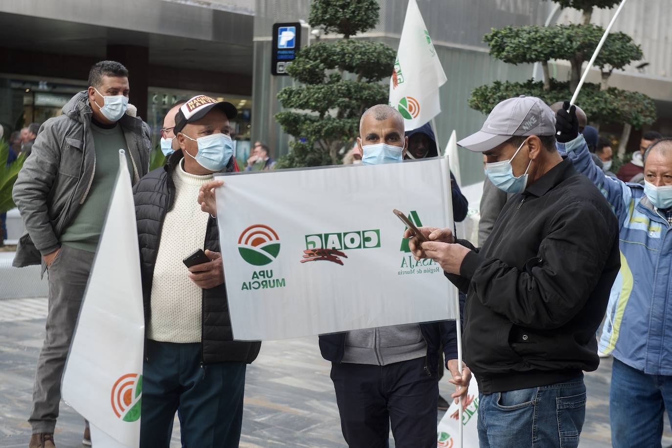 Fotos: Los agricultores salen a la calle en Murcia por la mejora del sector