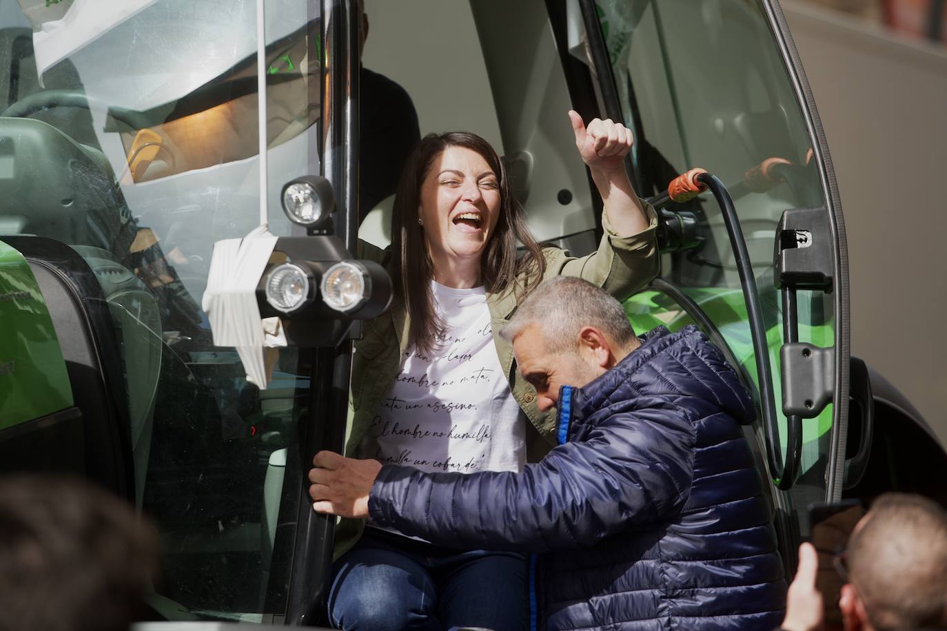 Fernando López Miras saluda a Lucas Jiménez, presidente del Scrats.