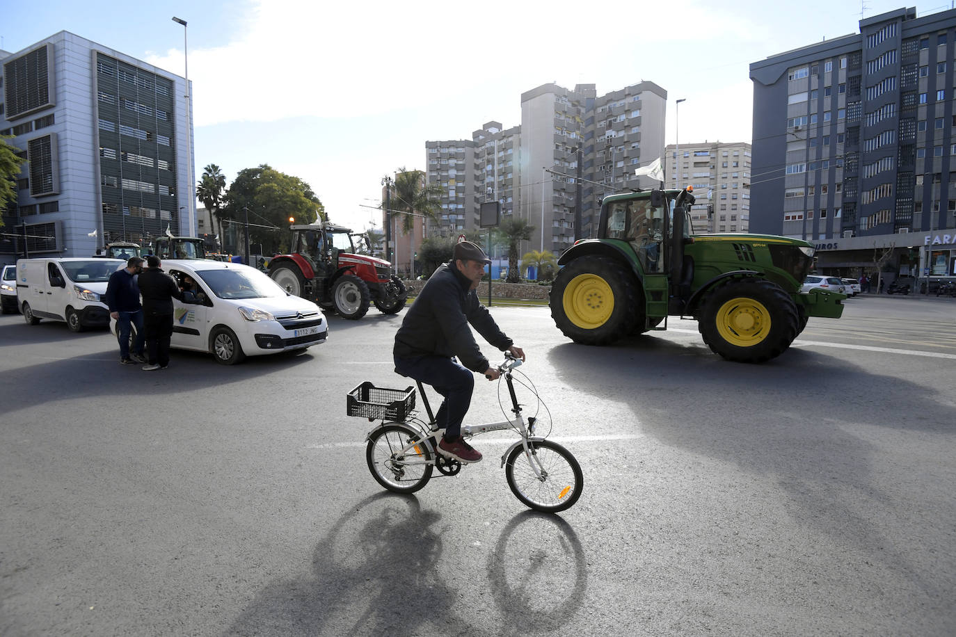 Fotos: Más de 500 tractores y camiones toman este miércoles Murcia en la manifestación del campo