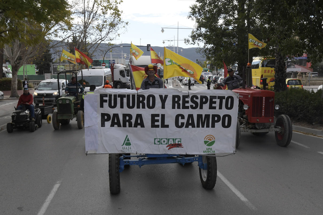 Fotos: Más de 500 tractores y camiones toman este miércoles Murcia en la manifestación del campo