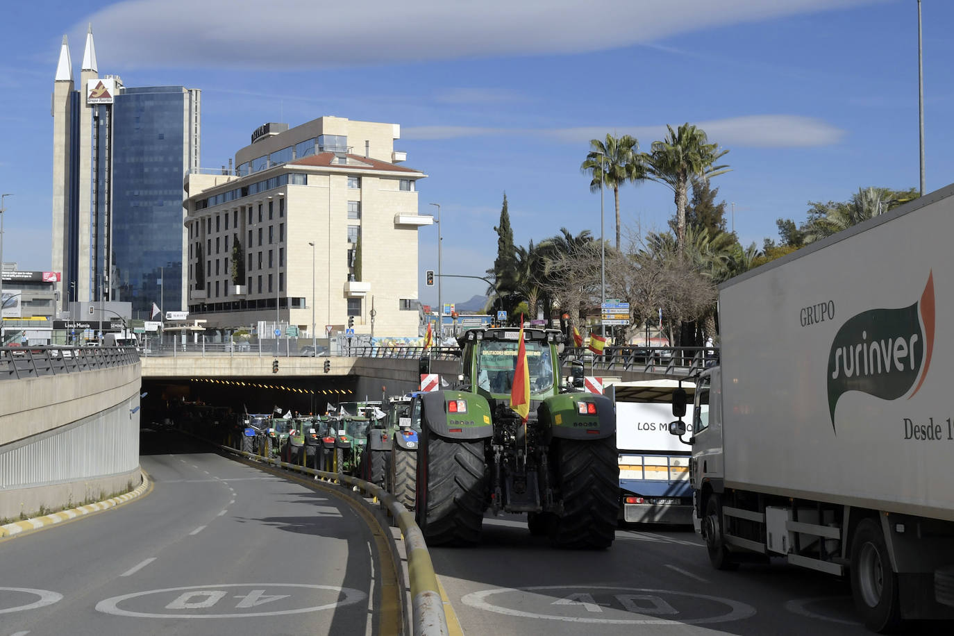 Fotos: Más de 500 tractores y camiones toman este miércoles Murcia en la manifestación del campo