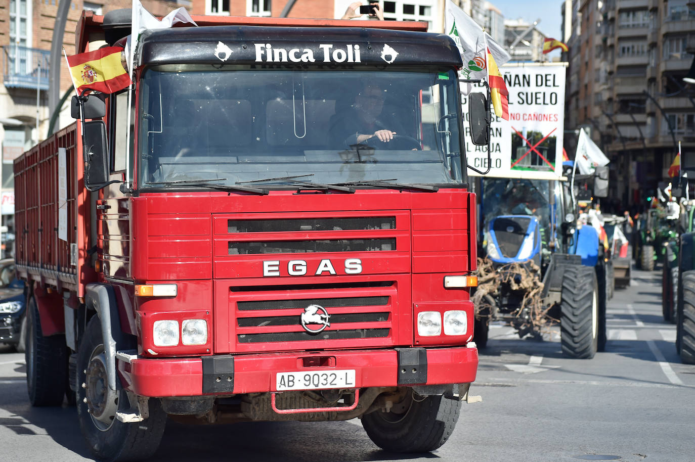 Fotos: Más de 500 tractores y camiones toman este miércoles Murcia en la manifestación del campo