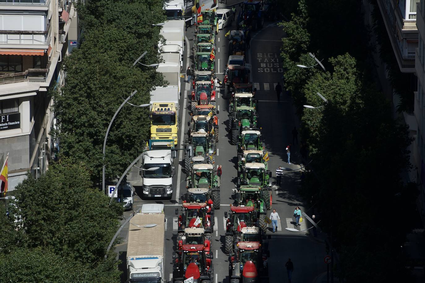 Fotos: Más de 500 tractores y camiones toman este miércoles Murcia en la manifestación del campo