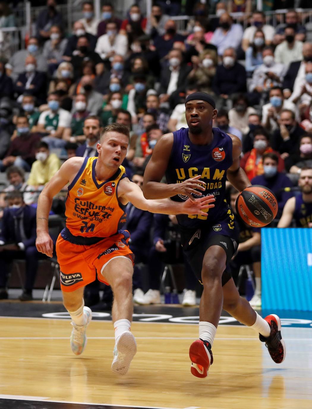 Fotos: La victoria del UCAM Murcia contra el Valencia Basket, en imágenes