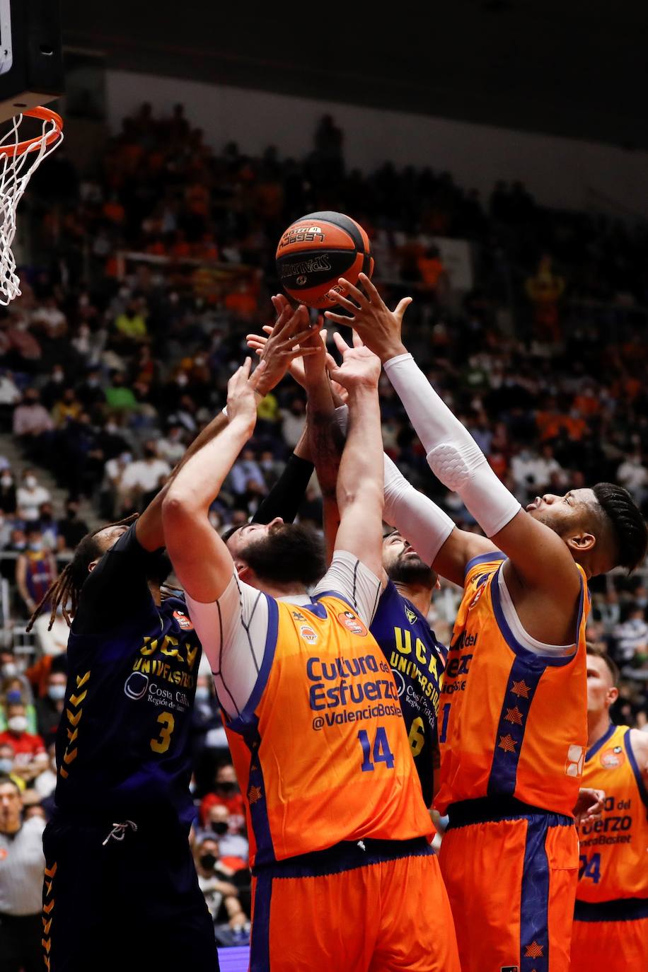 Fotos: La victoria del UCAM Murcia contra el Valencia Basket, en imágenes