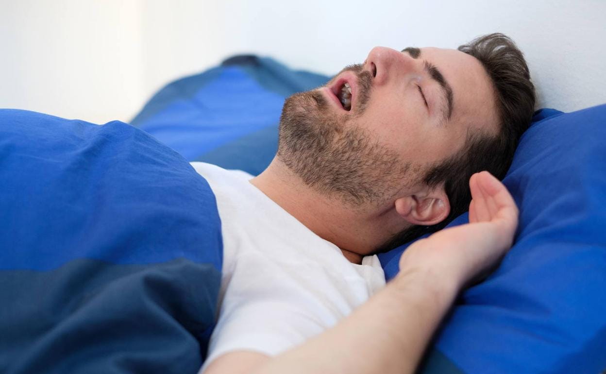 Cómo dejar de roncar y saber si se sufre apnea del sueño
