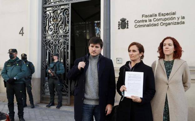 Anticorrupción ya tiene tres denuncias por las supuestas comisiones del hermano de Ayuso