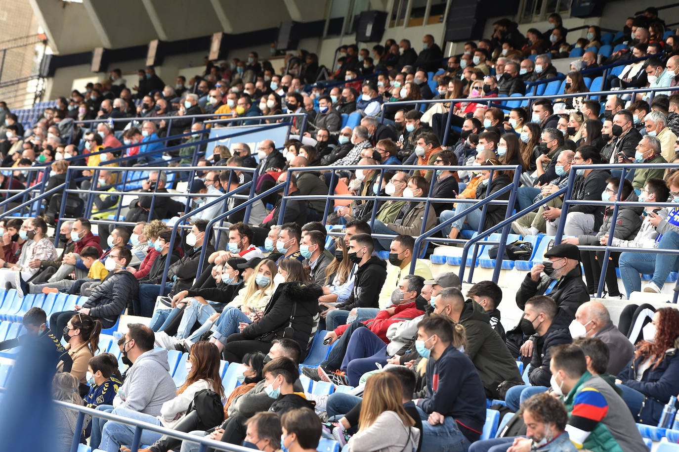 Fotos: Búscate en el partido de la UCAM contra el Sabadell en la Condomina