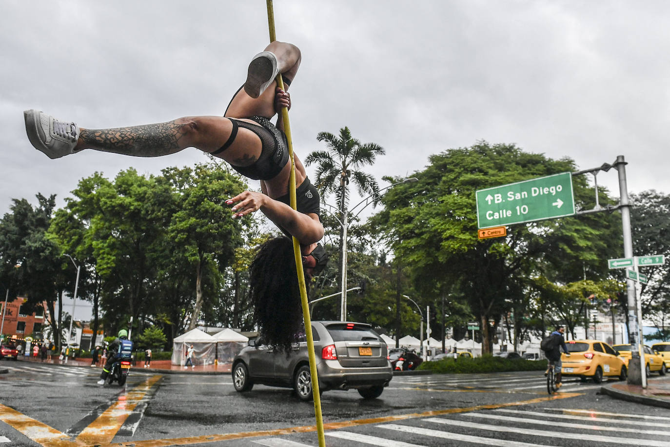 Fotos: &#039;Pole dance&#039; de calle