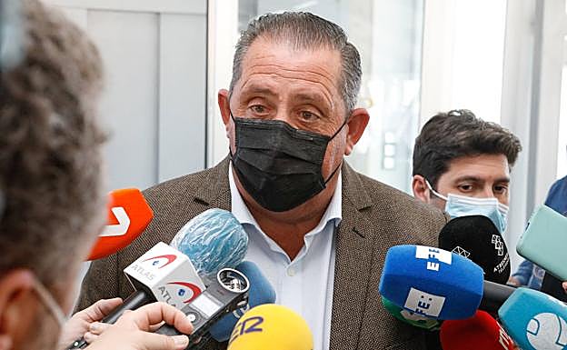 El presidente de Adespolorca dice que la moción que afecta a las granjas genera «una incertidumbre muy grande»