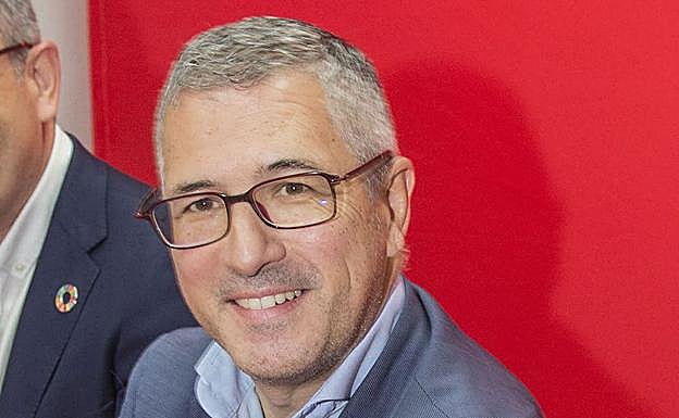 Morán acusa al Gobierno regional de «dejación» en el control de purines junto a la laguna