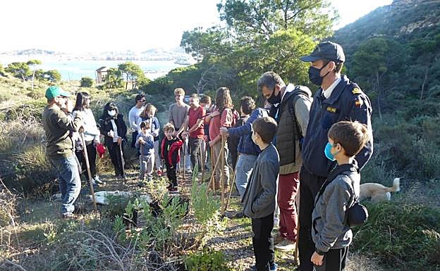 Voluntarios preparados para una jornada del Proyecto Baluarte. 