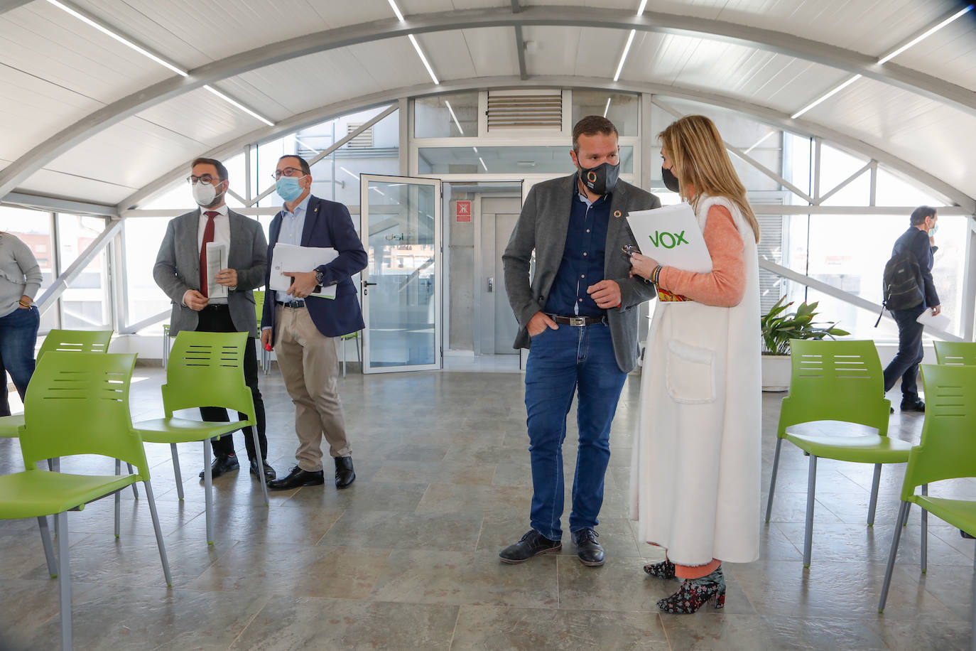 Fotos: El Pleno de Lorca aprueba la moción que afecta a la distancia de las granjas porcinas