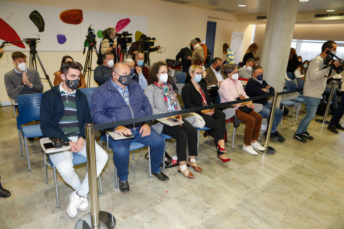 Fotos: El Pleno de Lorca aprueba la moción que afecta a la distancia de las granjas porcinas